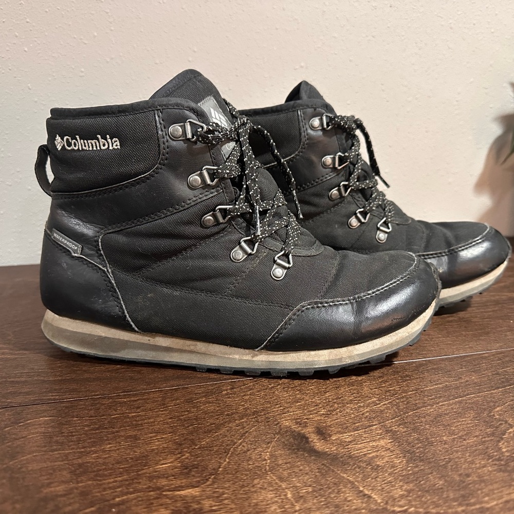 Columbia Women’s Wheatleigh Shorty Boot size 10